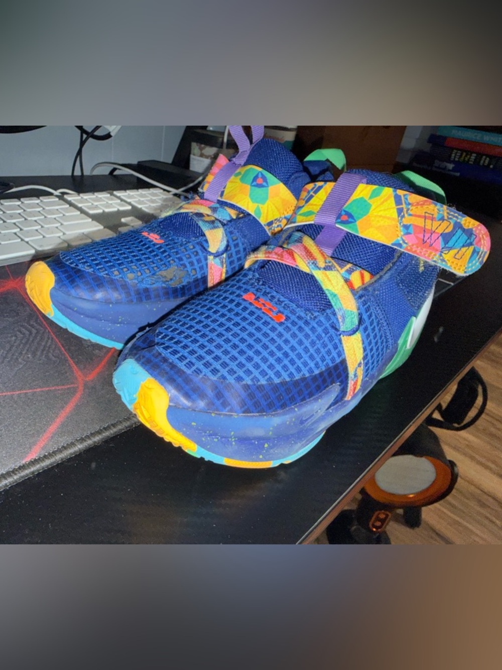 Nike x LeBron James Kids' Blue Multicolor Graphic Strap Sneakers